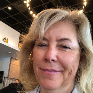 Meet your Posher, Angela